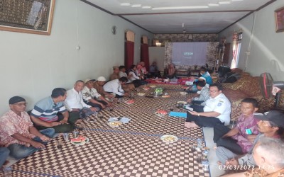 Penyuluhan Koperasi Kelompok Tani di Desa Kuala Dua